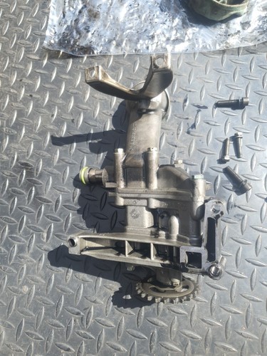 Mercedes benz om606 oil pump - mercedes-benz,